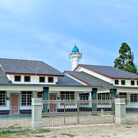 Nazza Homestay Besut With Swimming Pool Kampung Raja Zewnętrze zdjęcie