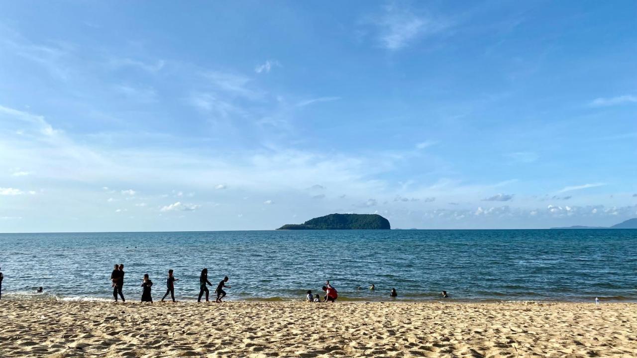 Nazza Homestay Besut With Swimming Pool Kampung Raja Zewnętrze zdjęcie
